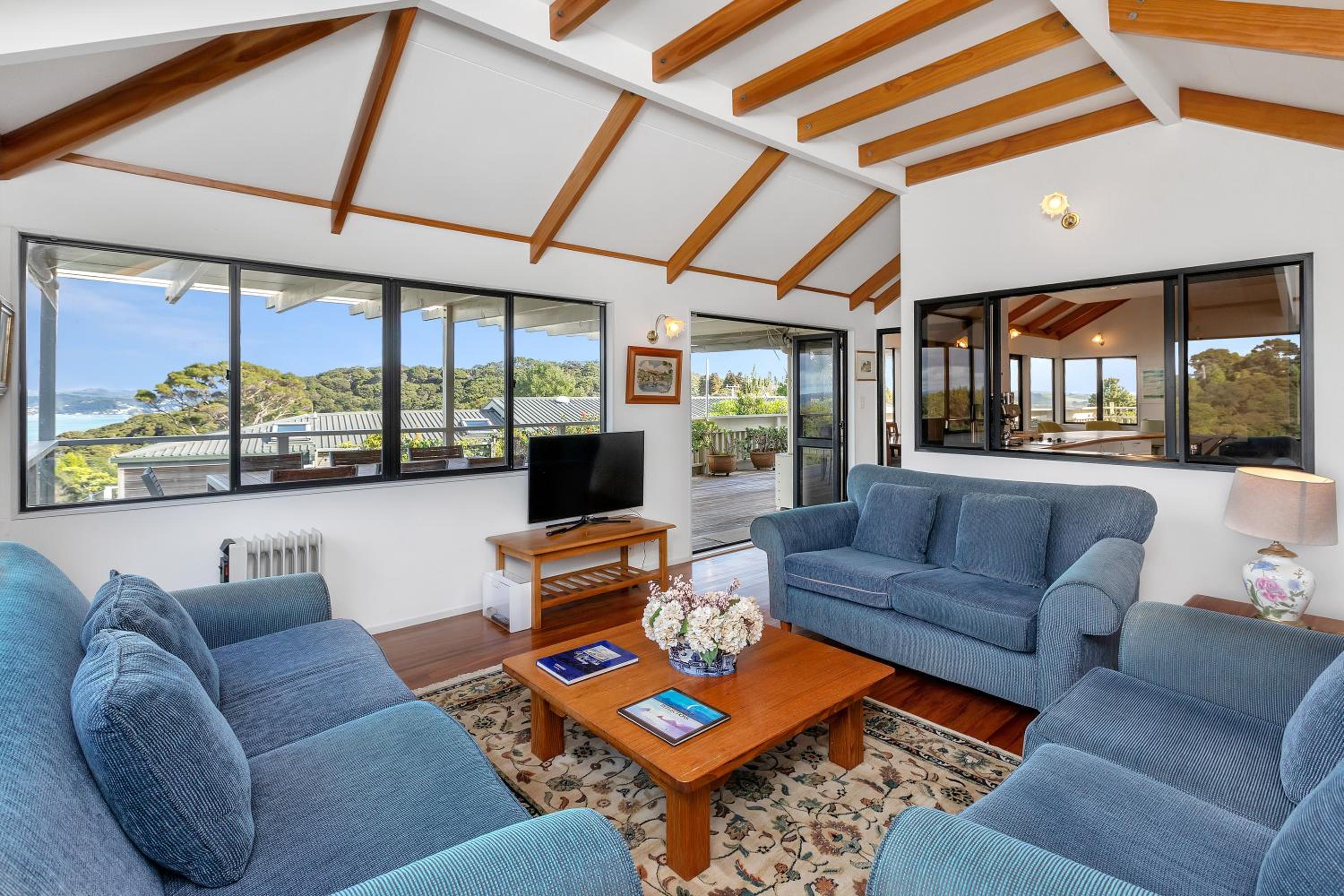 Greenways - Russell Holiday Home