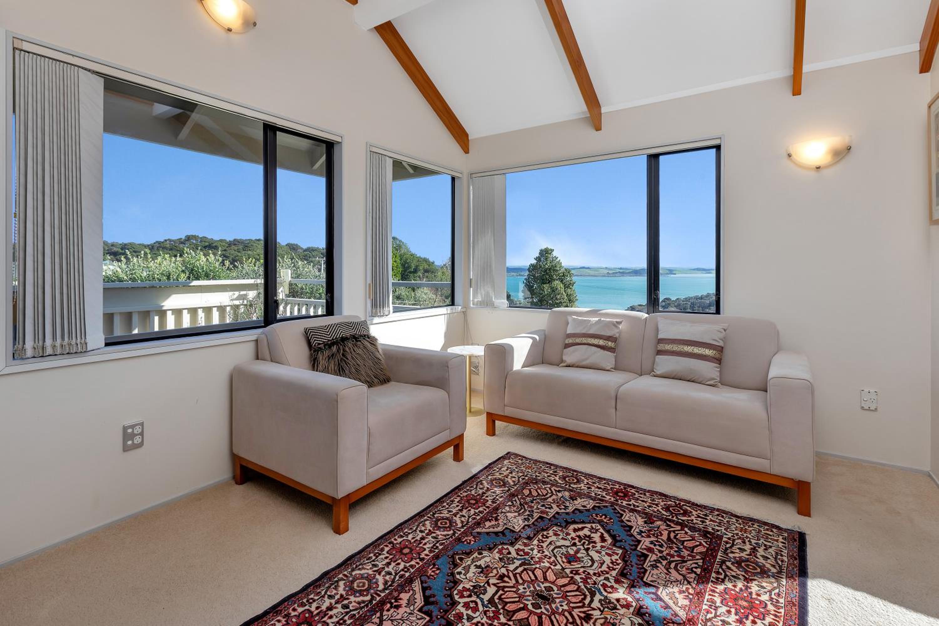 Greenways - Russell Holiday Home