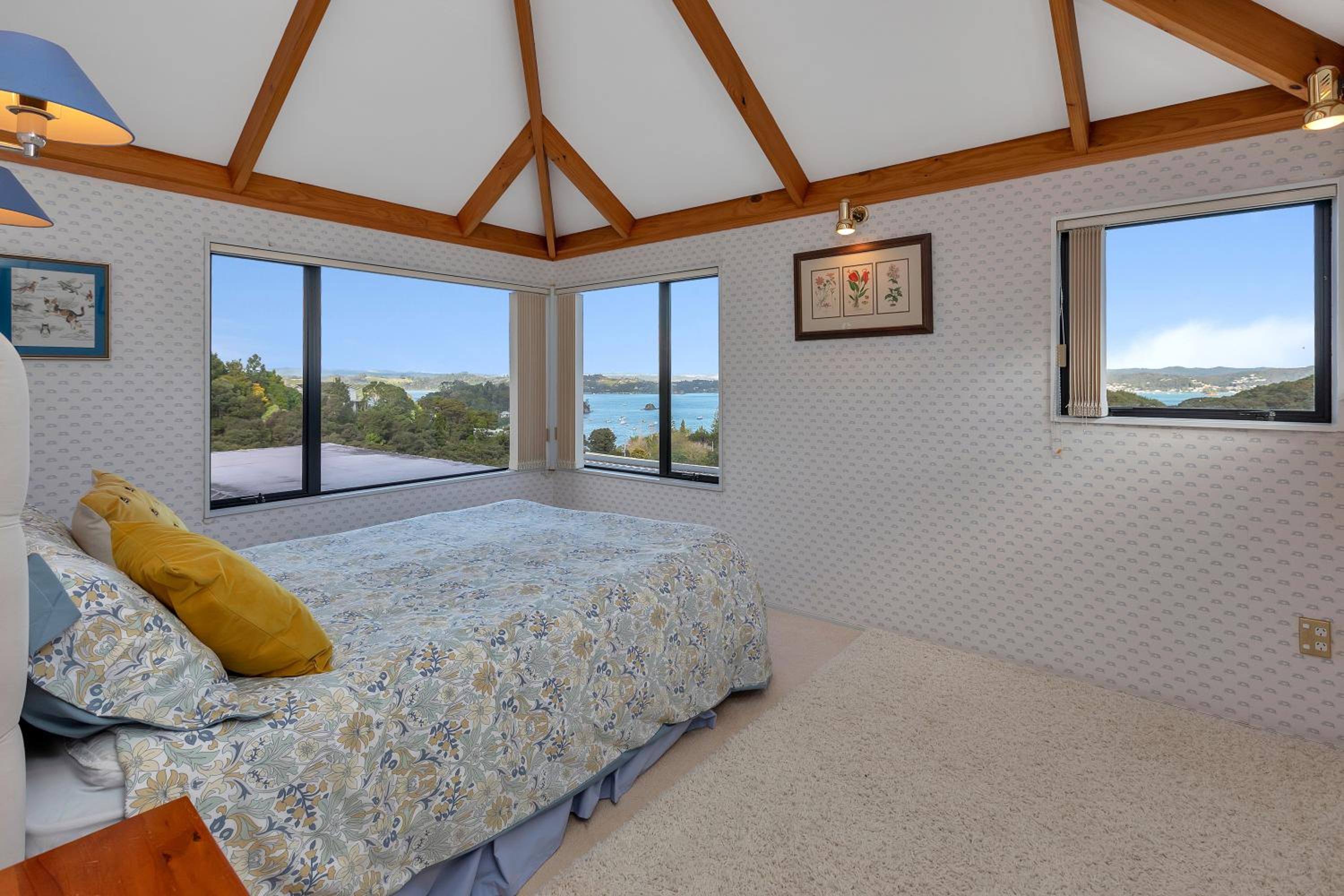 Greenways - Russell Holiday Home