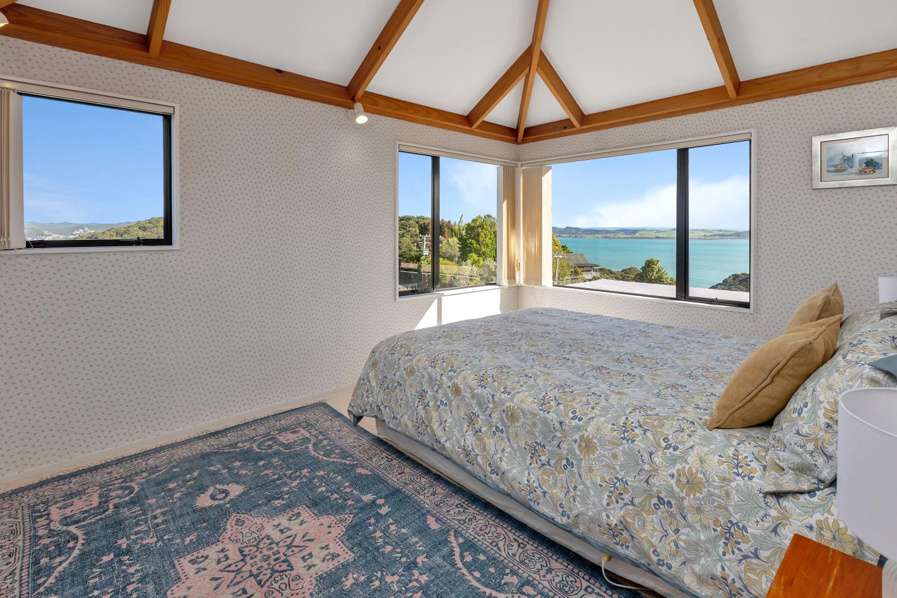 Greenways - Russell Holiday Home
