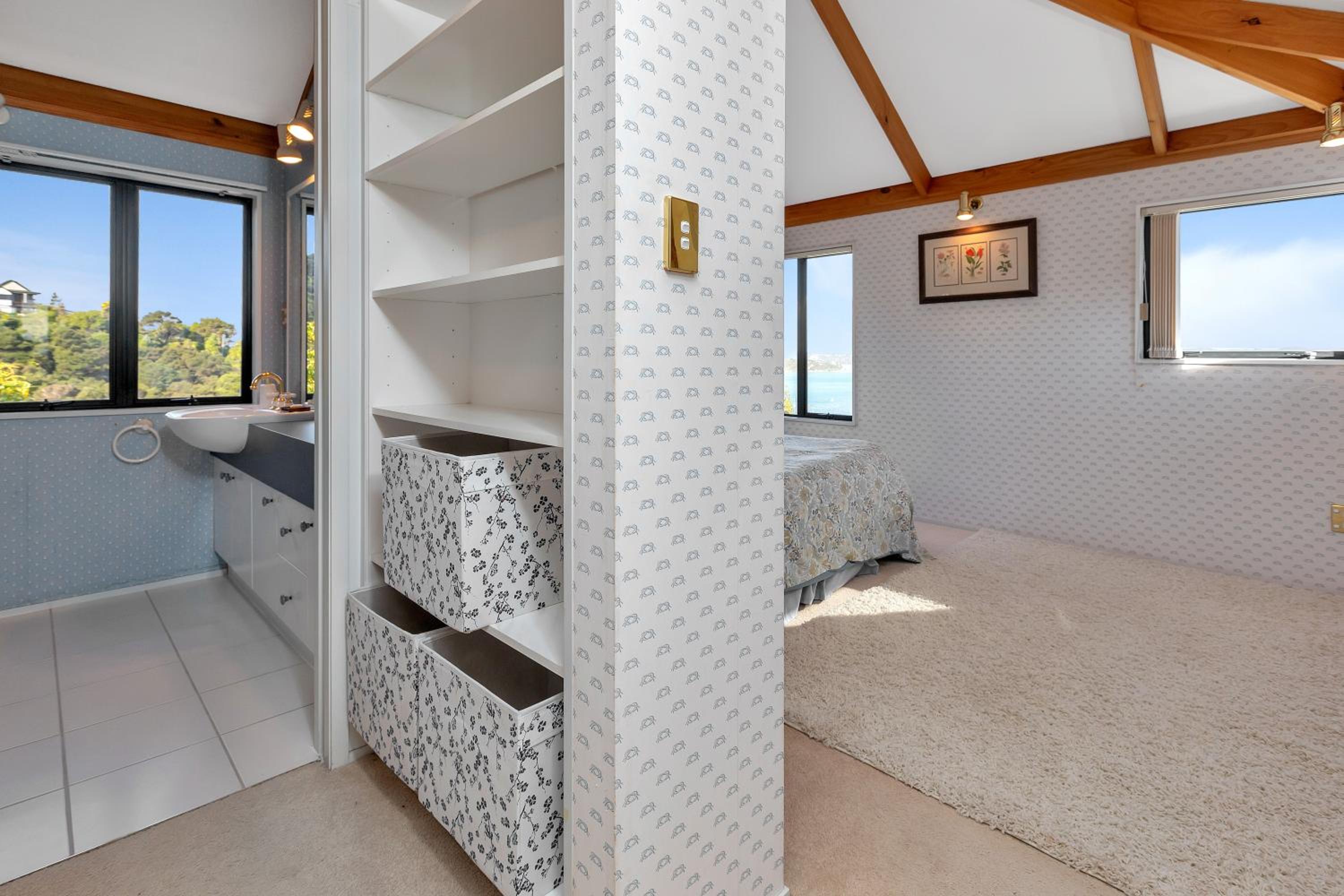 Greenways - Russell Holiday Home