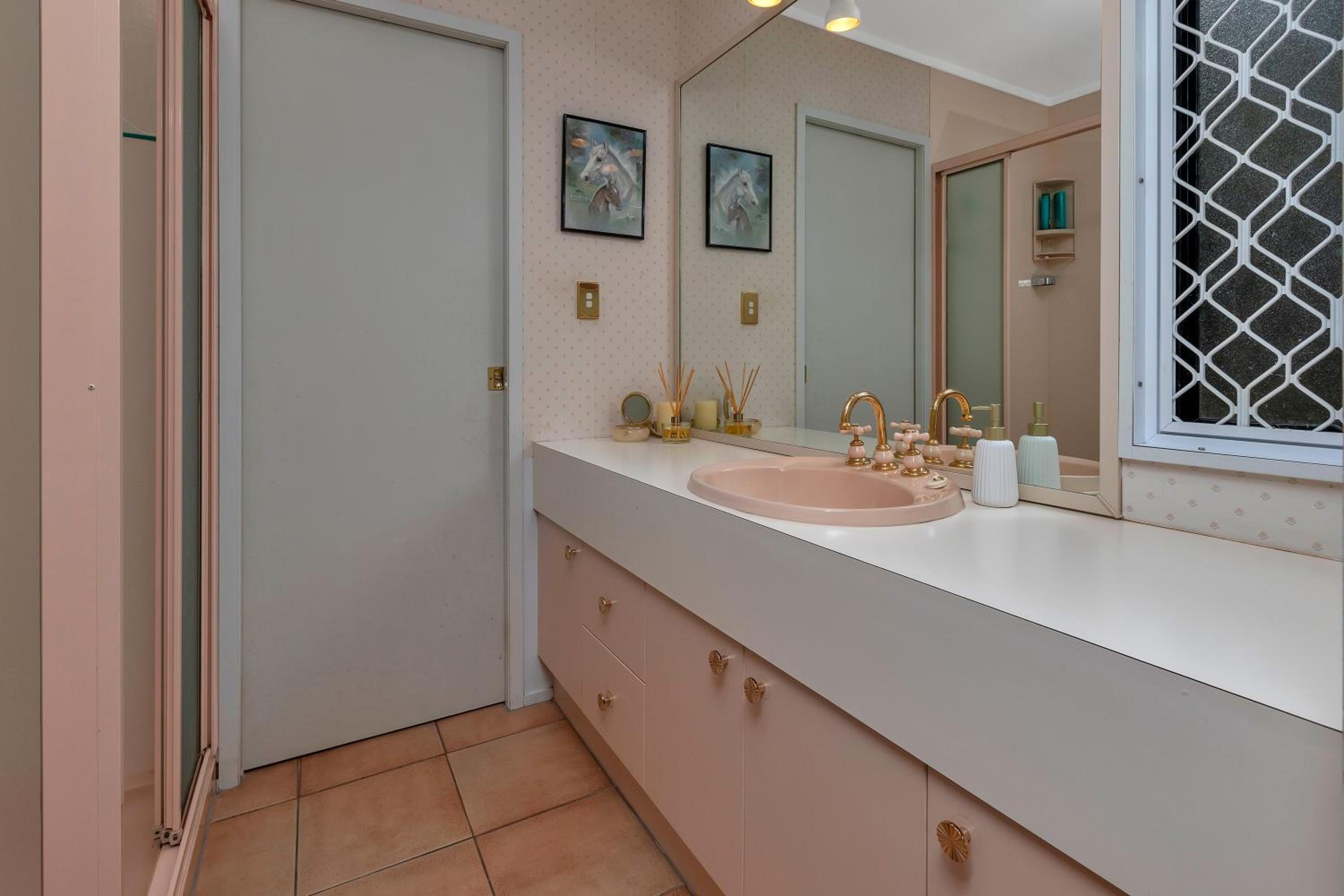 Greenways - Russell Holiday Home