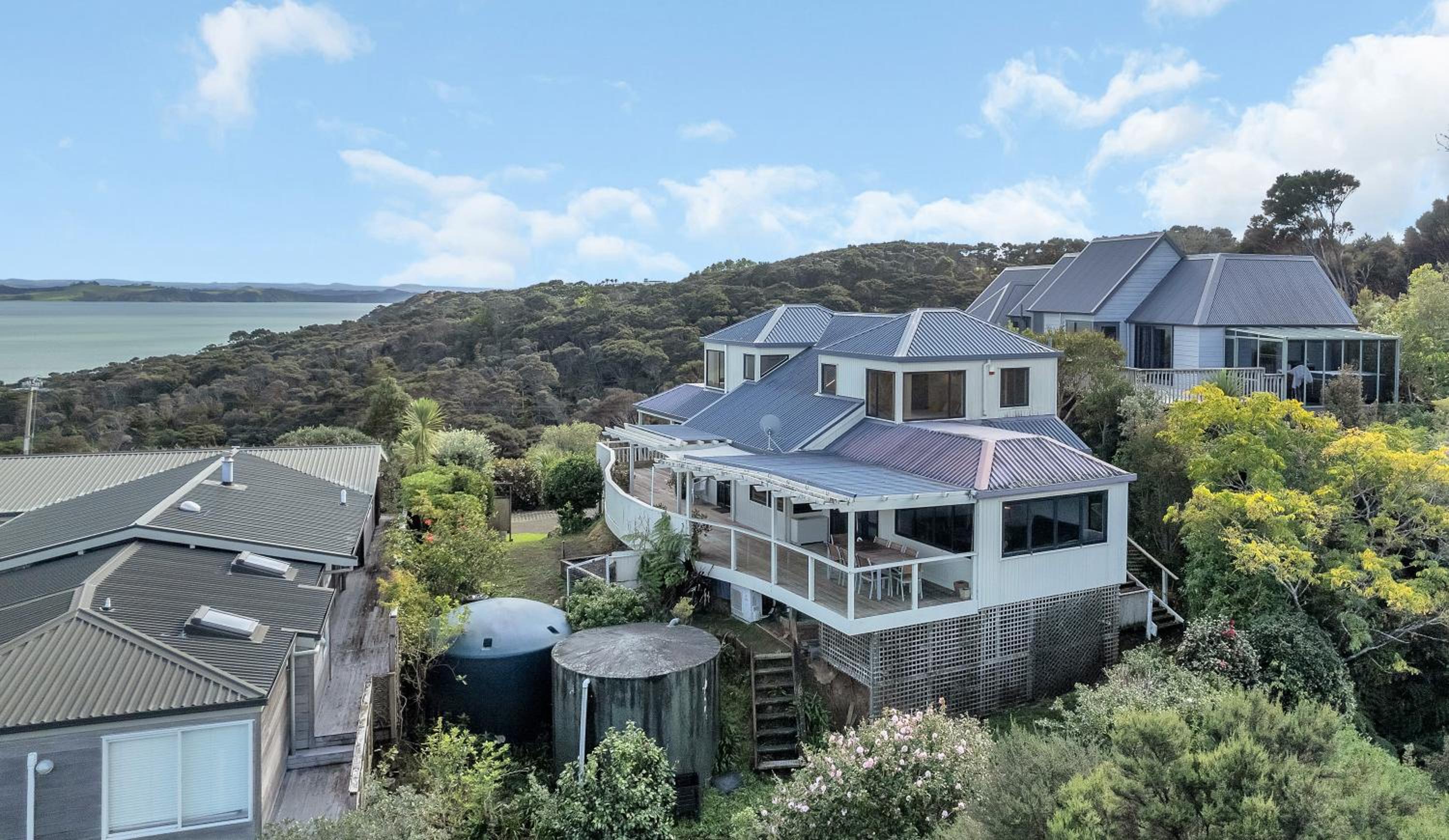 Greenways - Russell Holiday Home