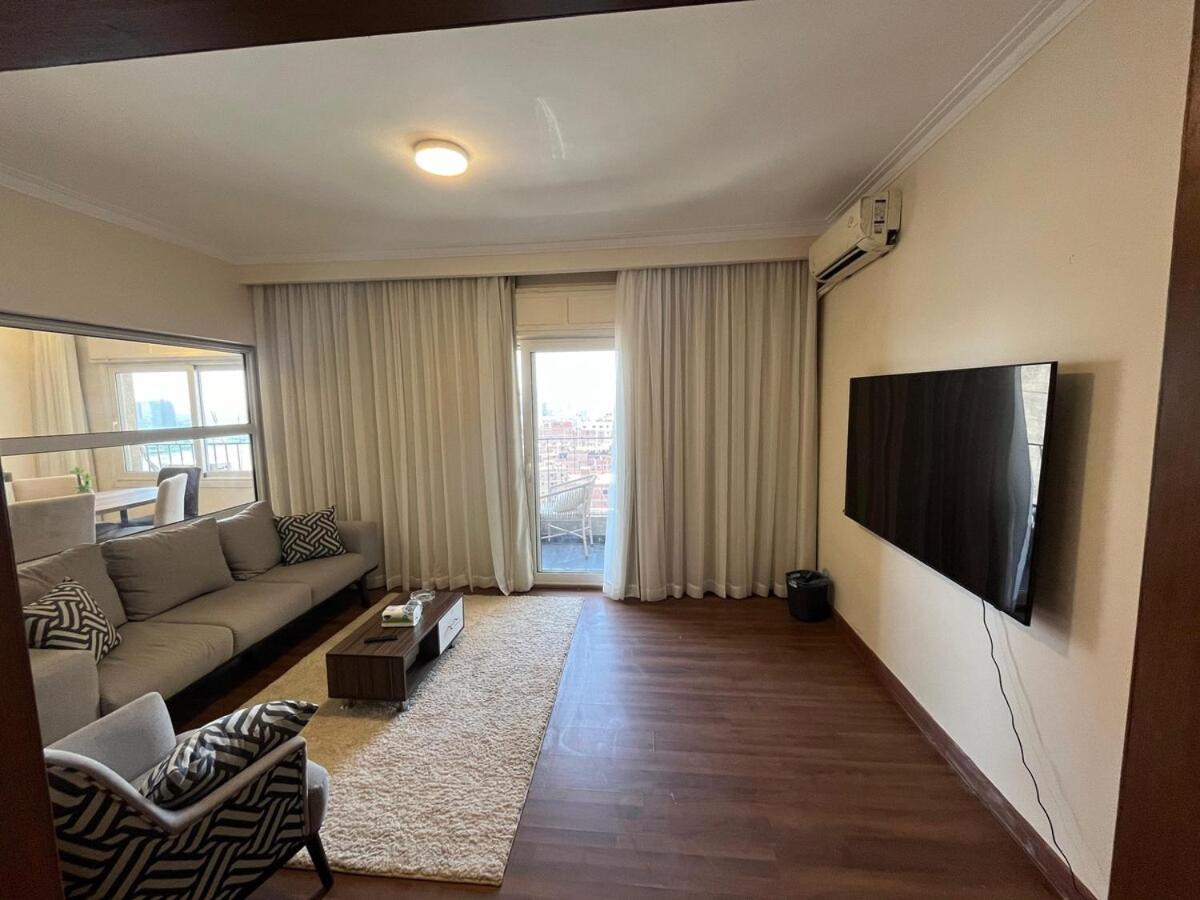 Condo Nile view modern