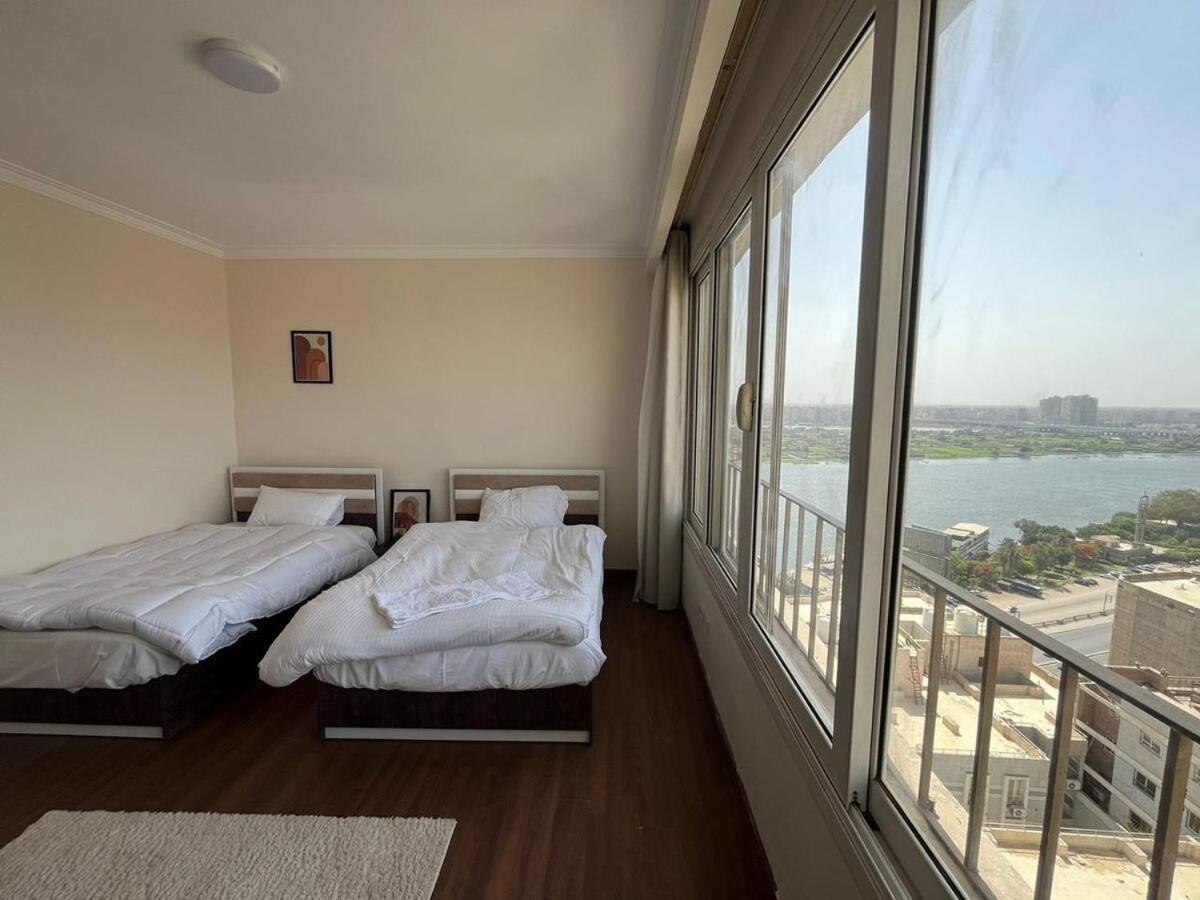 Condo Nile view modern