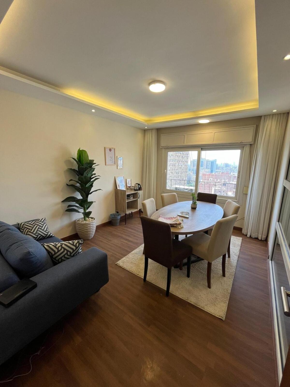 Condo Nile view modern