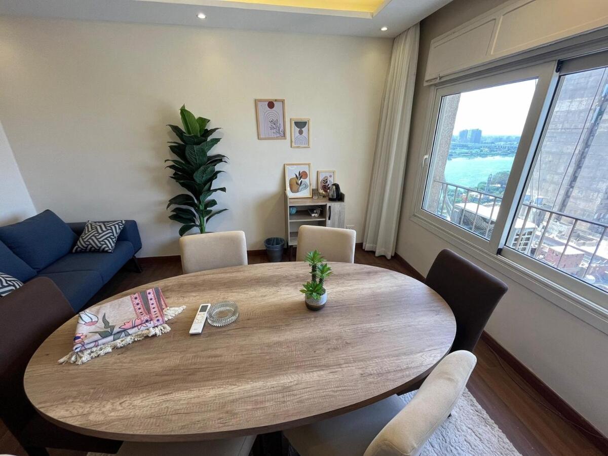 Condo Nile view modern
