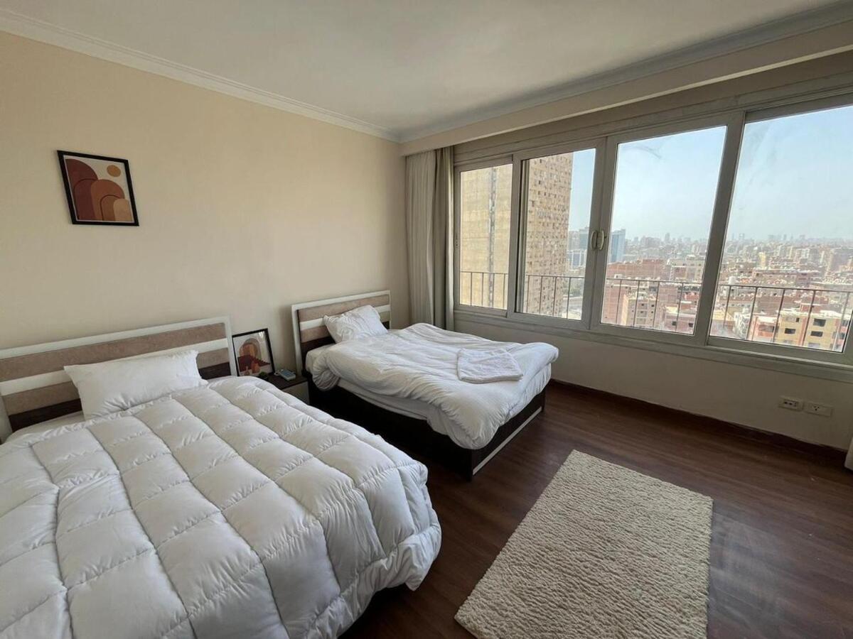 Condo Nile view modern