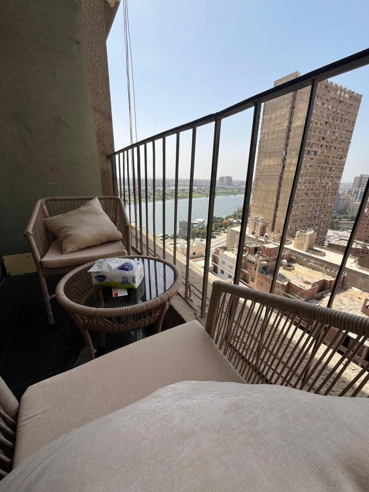 Condo Nile view modern