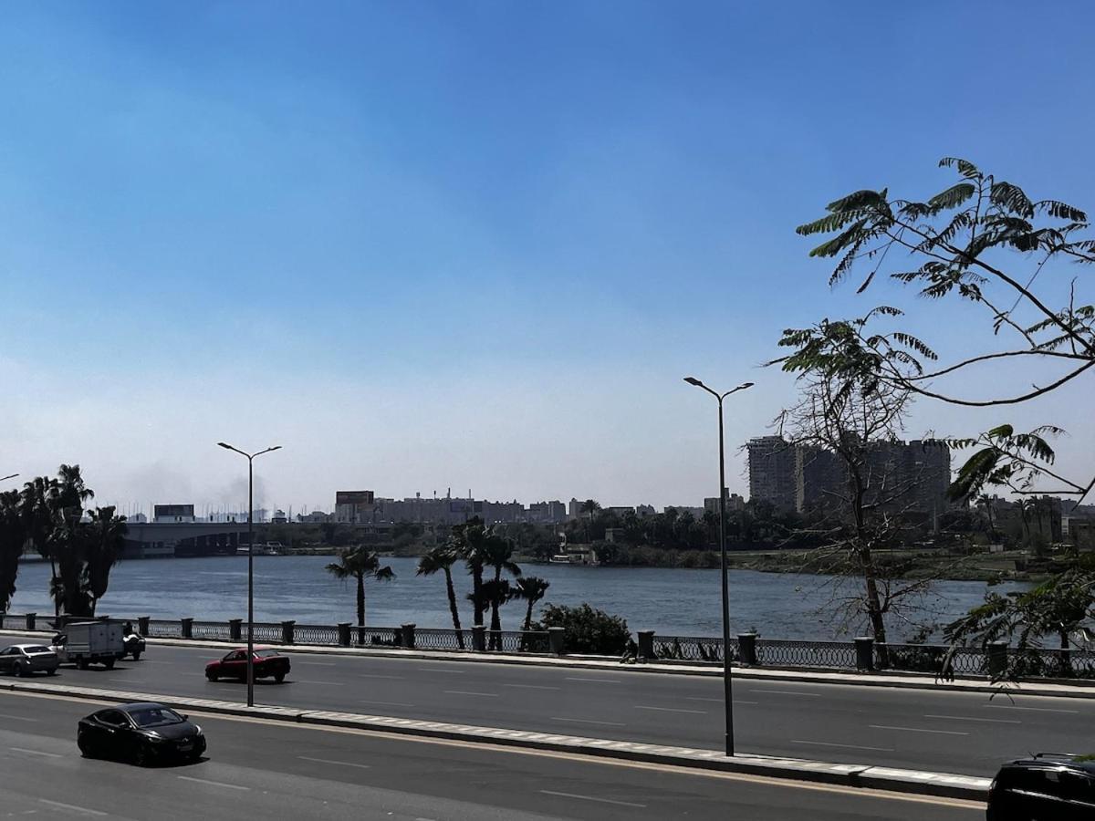 Lovely 4BR with direct nile view