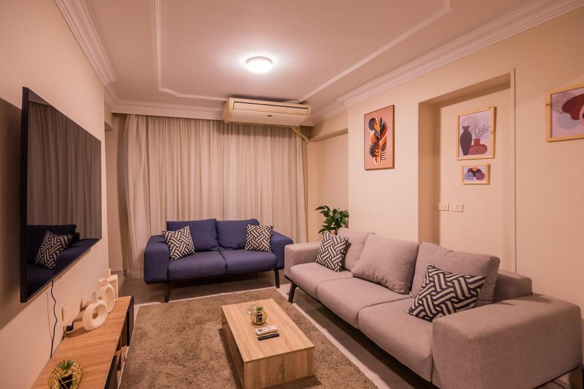 Lovely 4BR with direct nile view
