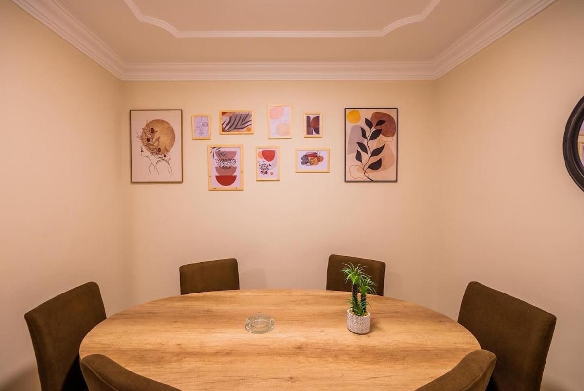 Lovely 4BR with direct nile view