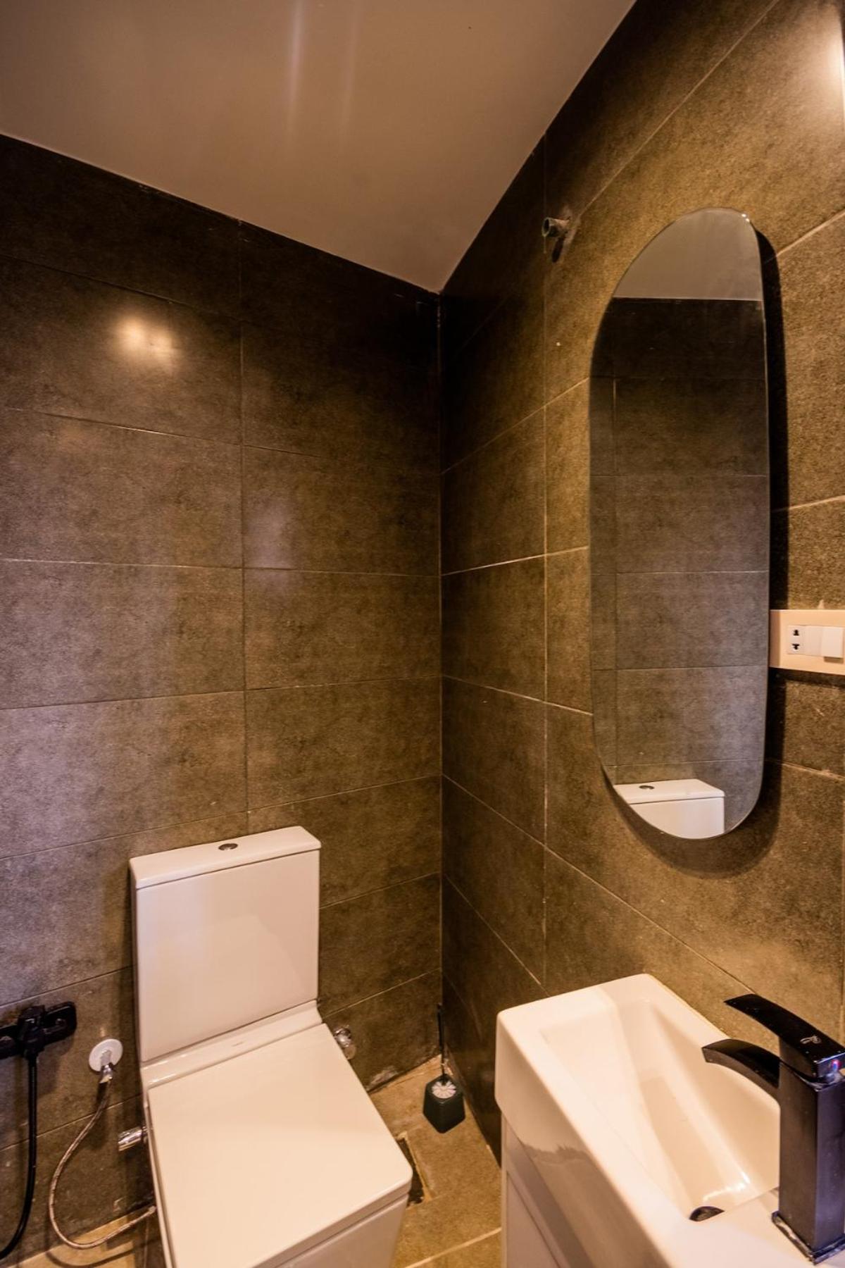 Lovely 4BR with direct nile view