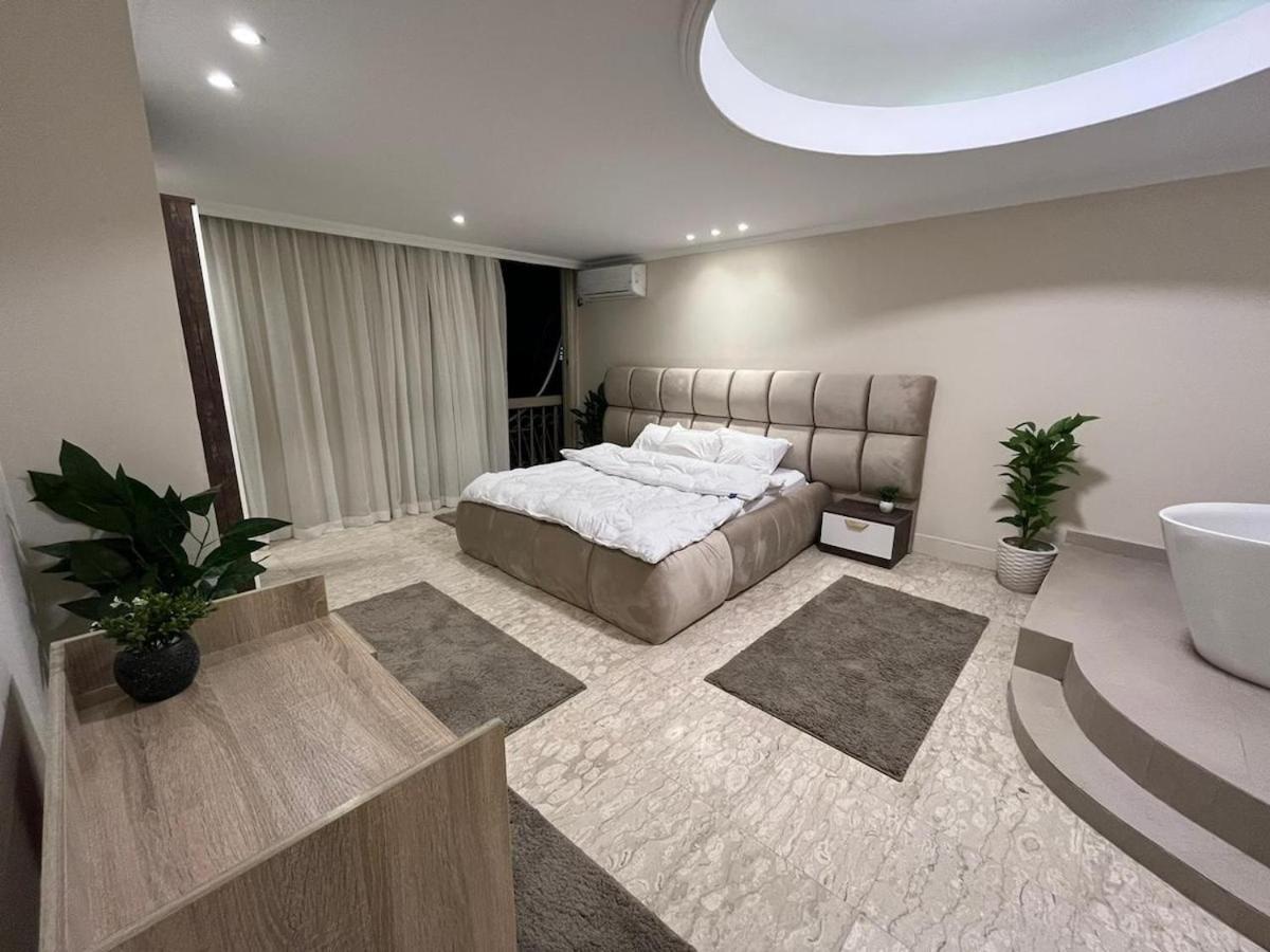 Royal Nile view 4BR