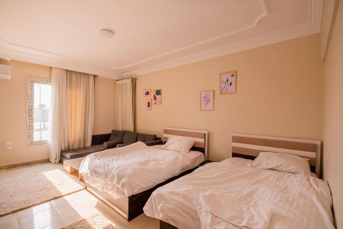 Lovely 4BR with direct nile view