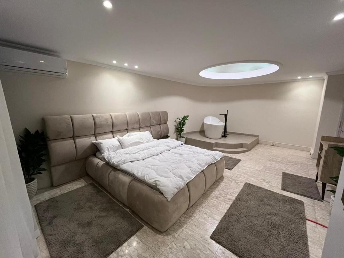 Royal Nile view 4BR
