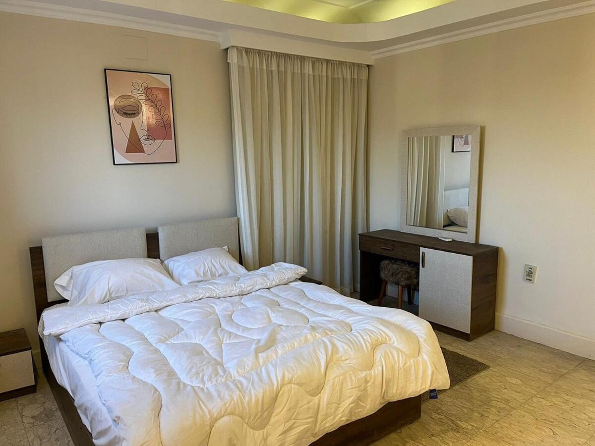 Royal Nile view 4BR