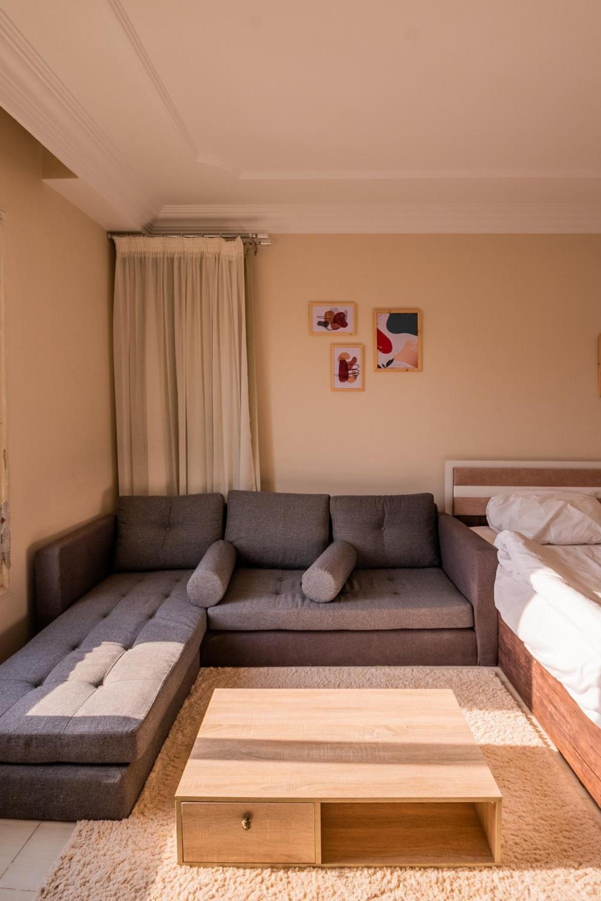 Lovely 4BR with direct nile view