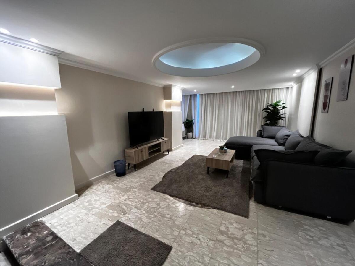 Royal Nile view 4BR