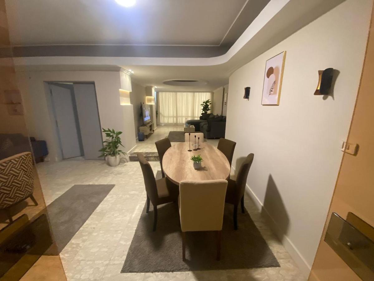Royal Nile view 4BR