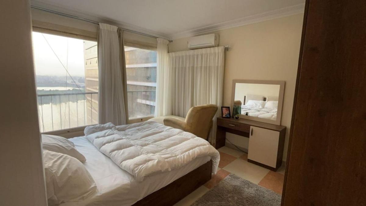 Madi nile and pyramids view 3BR