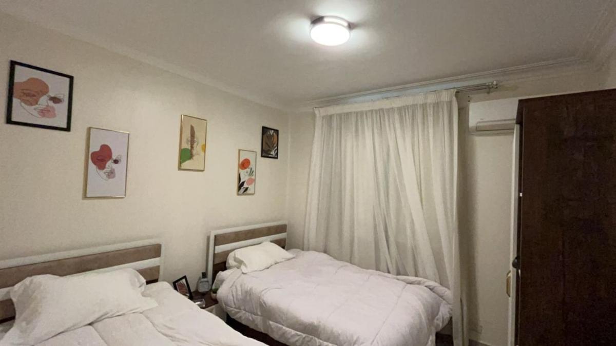 Madi nile and pyramids view 3BR
