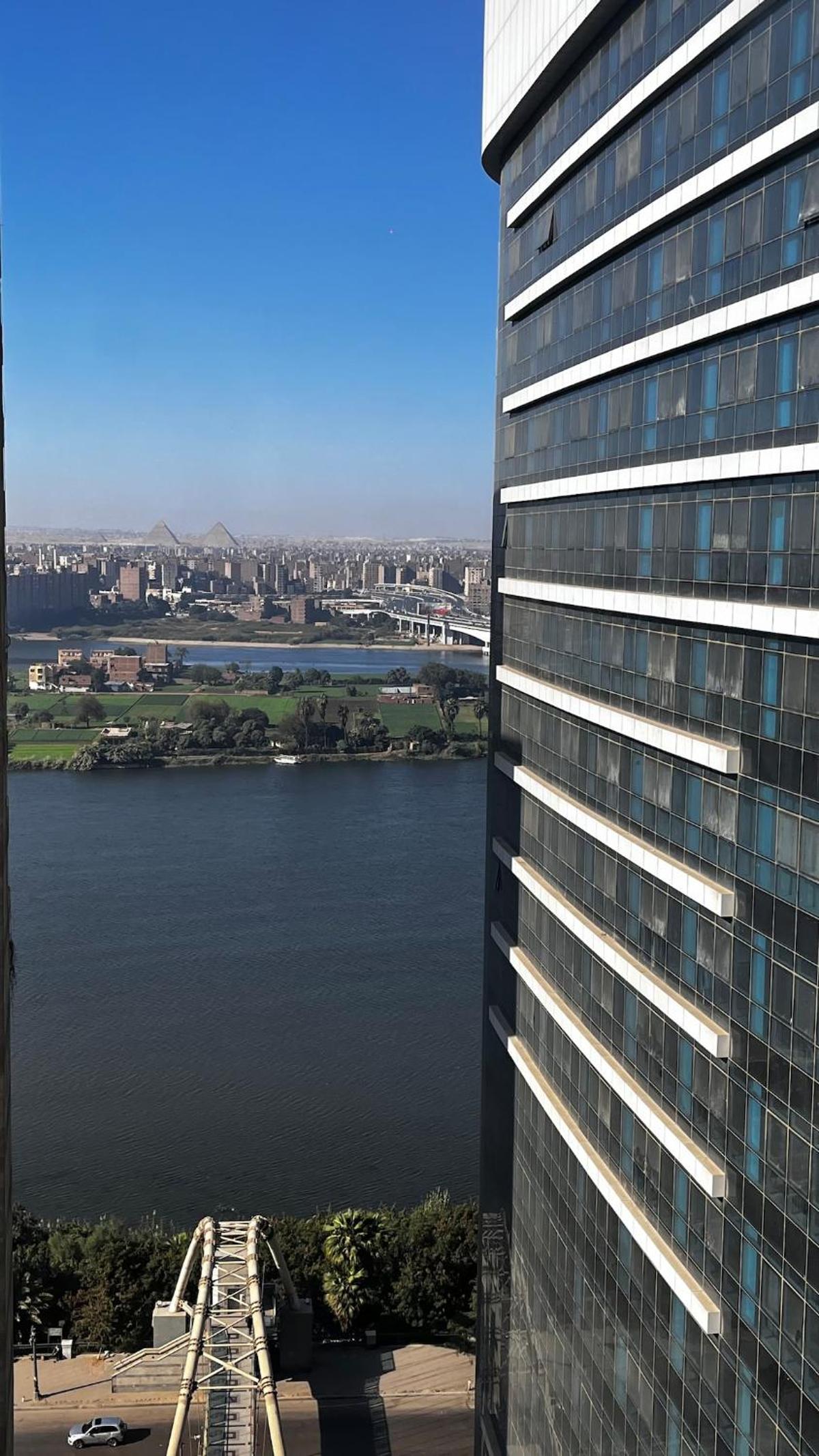 Madi nile and pyramids view 3BR