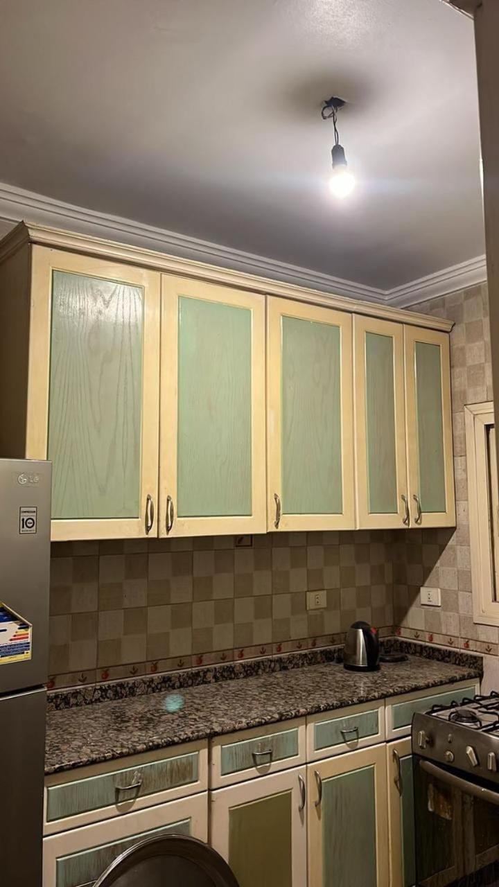 Madi nile and pyramids view 3BR