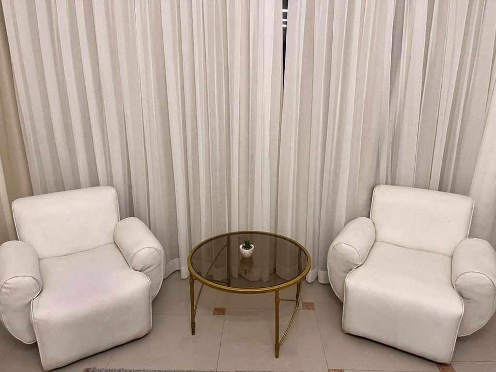 Madi nile and pyramids view 3BR