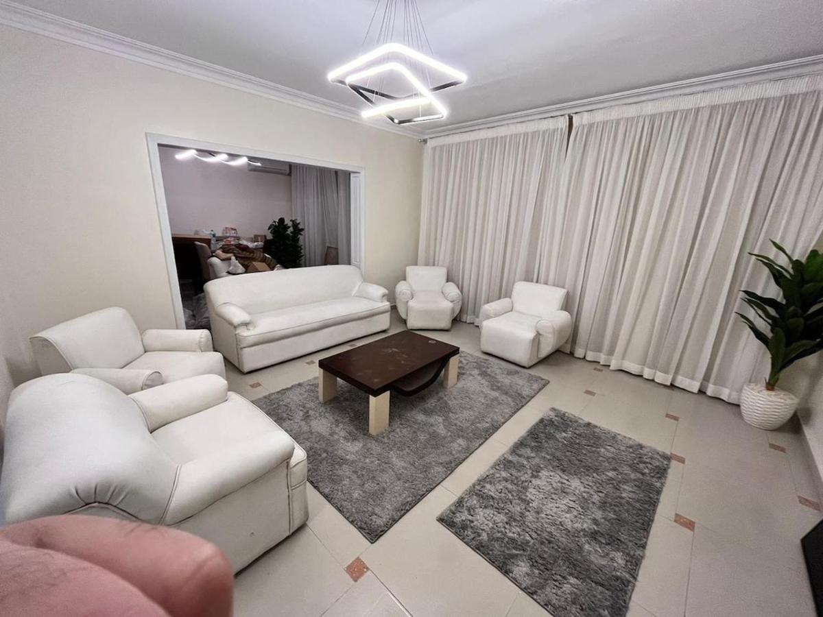 Madi nile and pyramids view 3BR