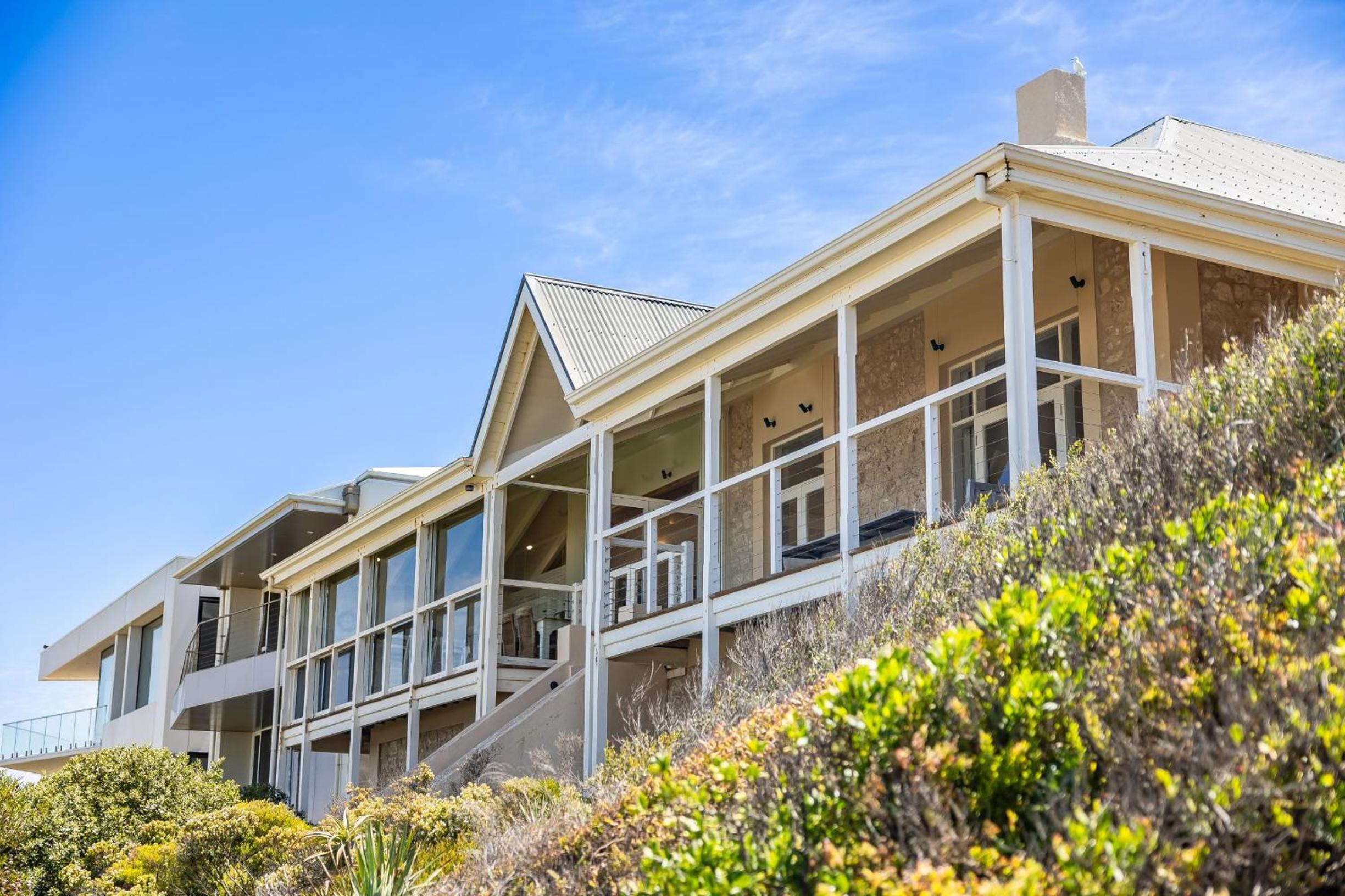 St Helens - Absolute Ocean Frontage - 1 The Strand Port Elliot- Linen Included