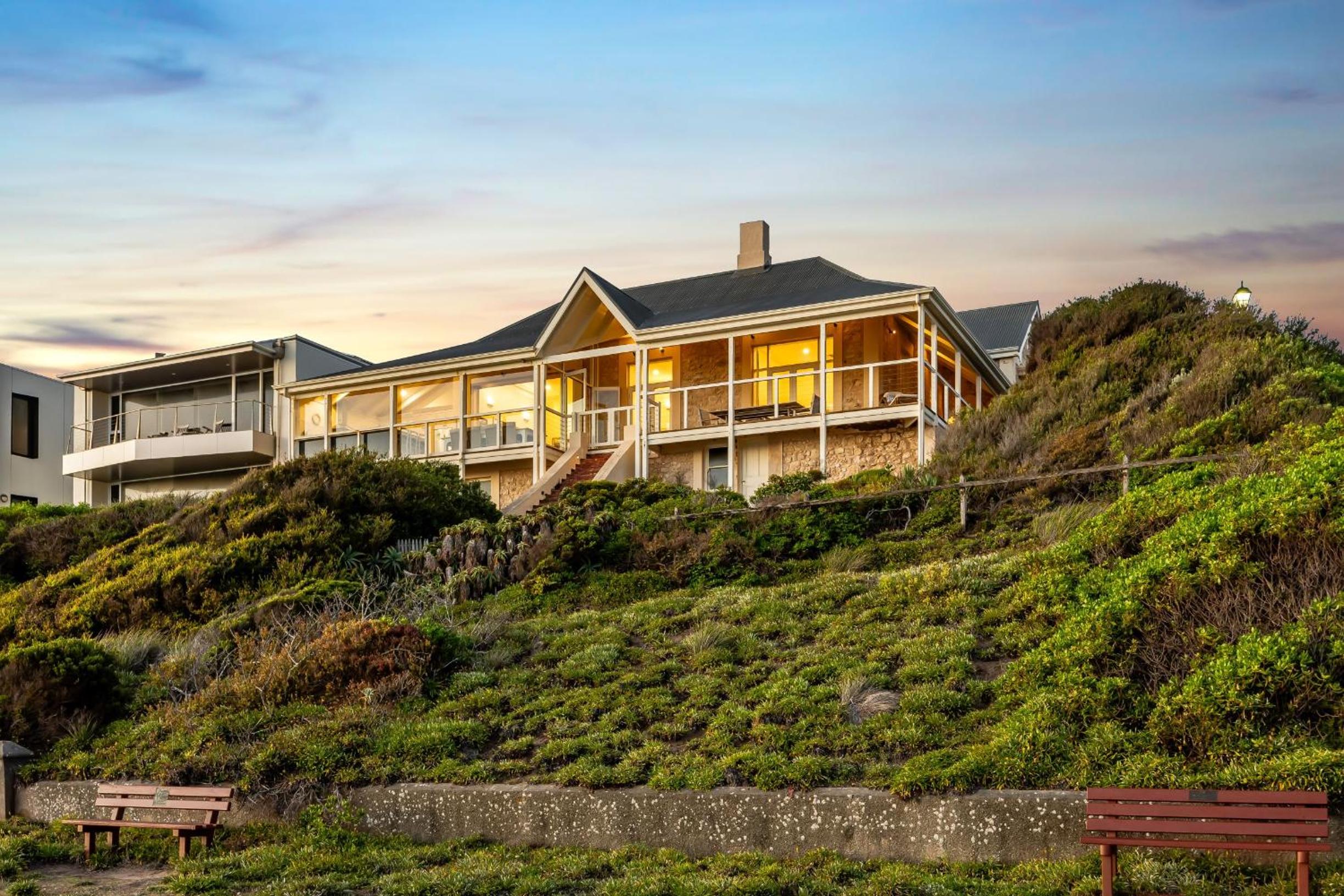 St Helens - Absolute Ocean Frontage - 1 The Strand Port Elliot- Linen Included
