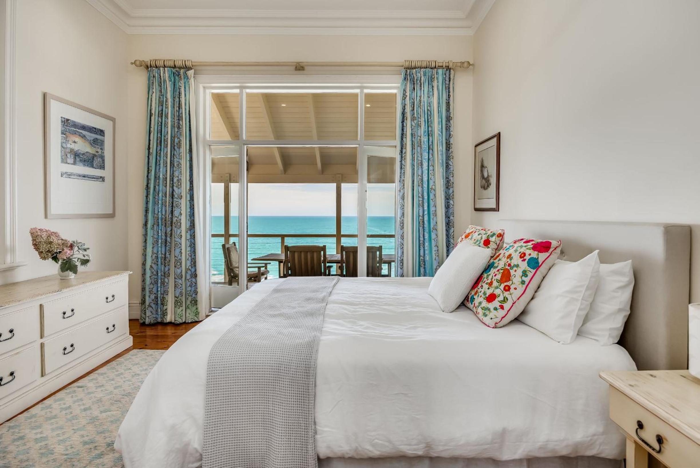 St Helens - Absolute Ocean Frontage - 1 The Strand Port Elliot- Linen Included