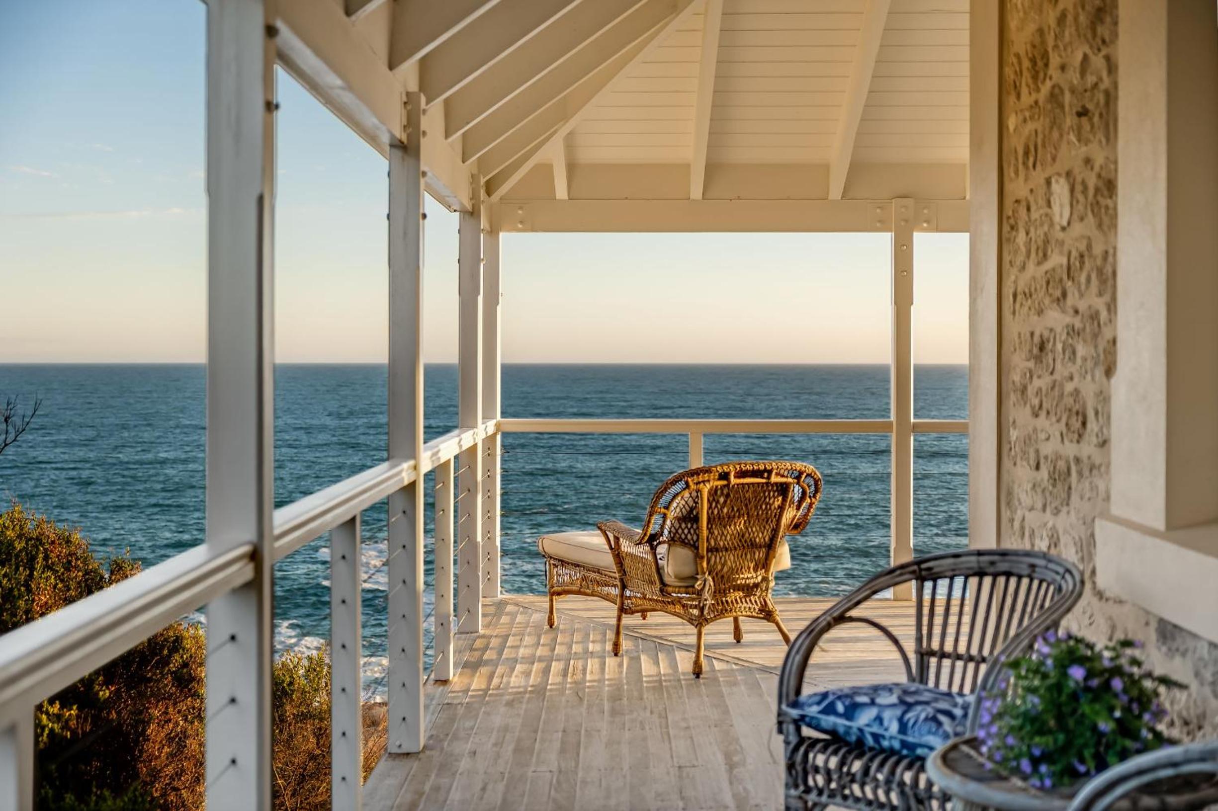 St Helens - Absolute Ocean Frontage - 1 The Strand Port Elliot- Linen Included