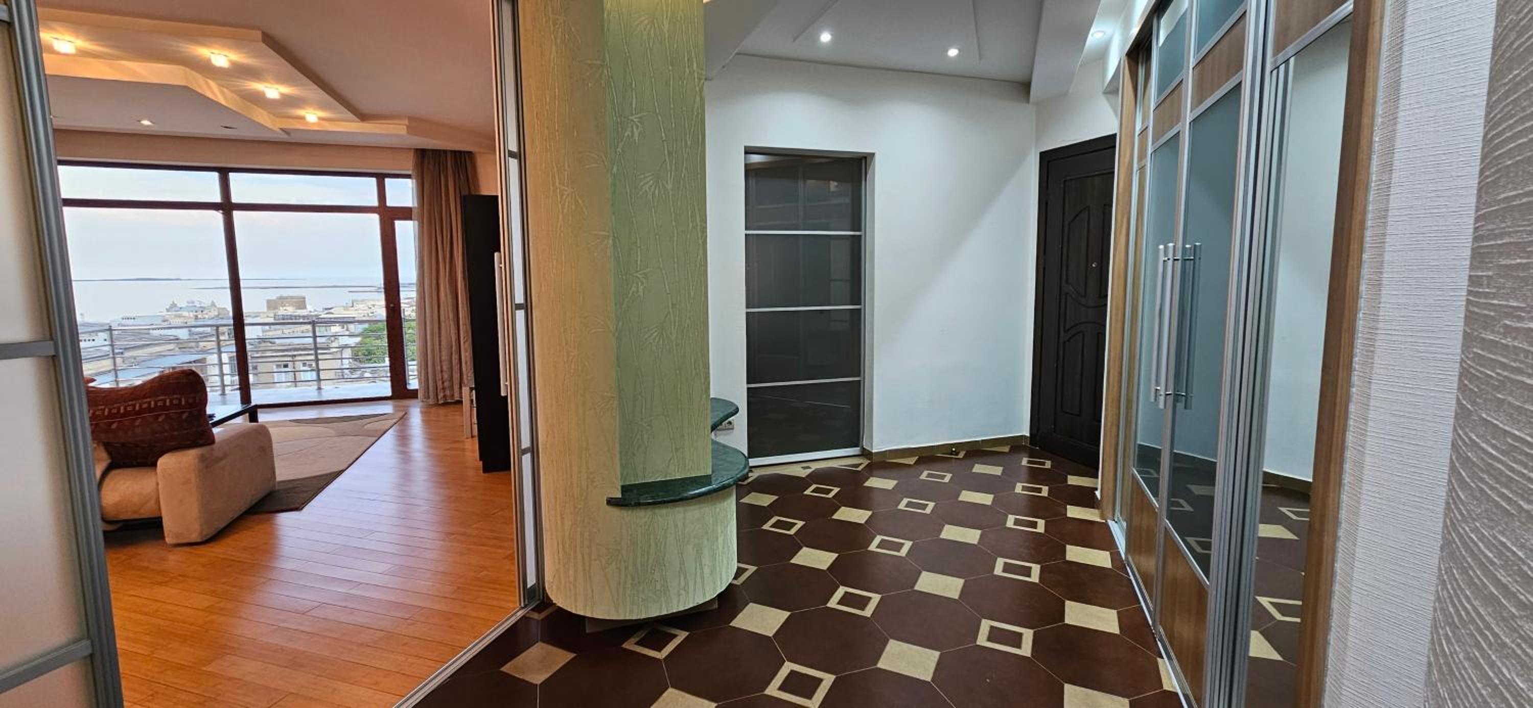 Apartment with sea view