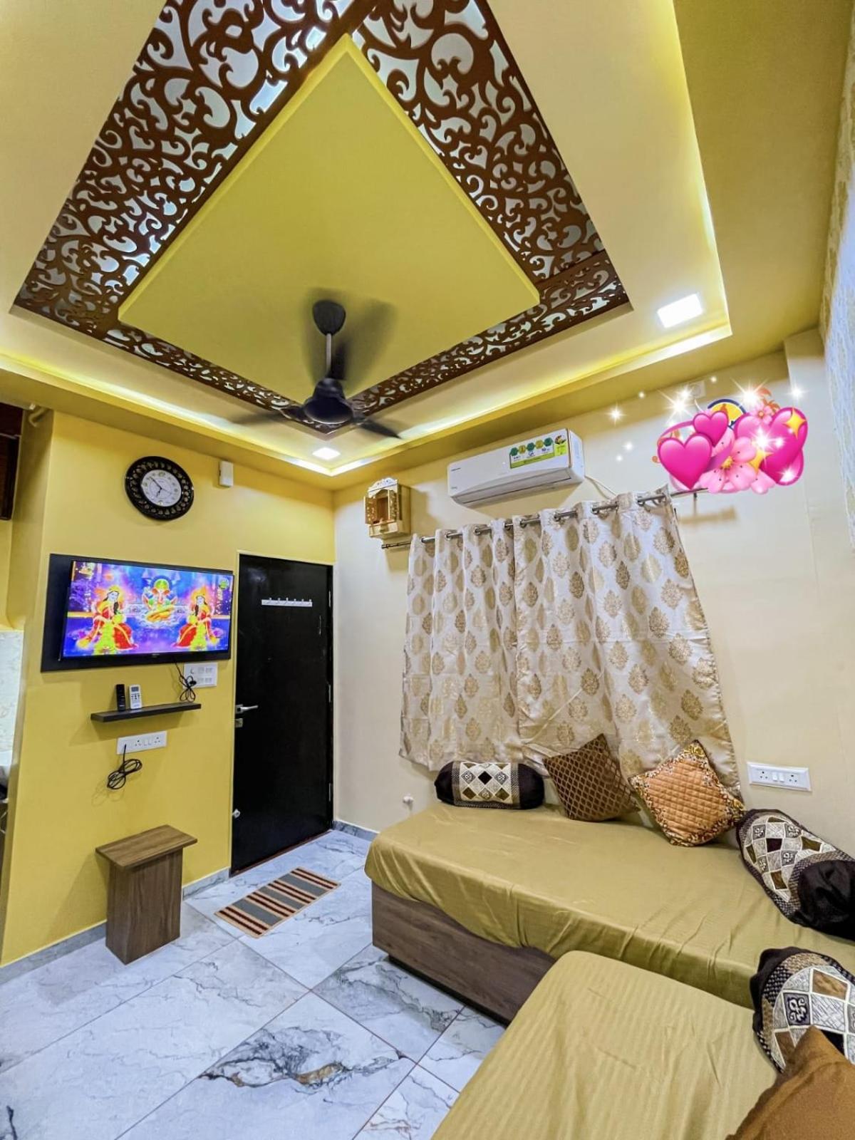 JAI SWAMiNARAYAN DELUX HOMESTAY