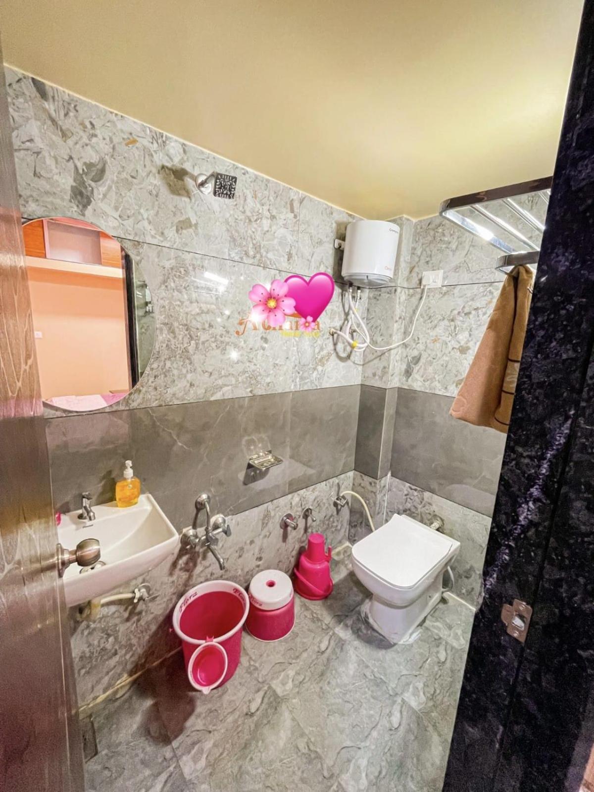 JAI SWAMiNARAYAN DELUX HOMESTAY