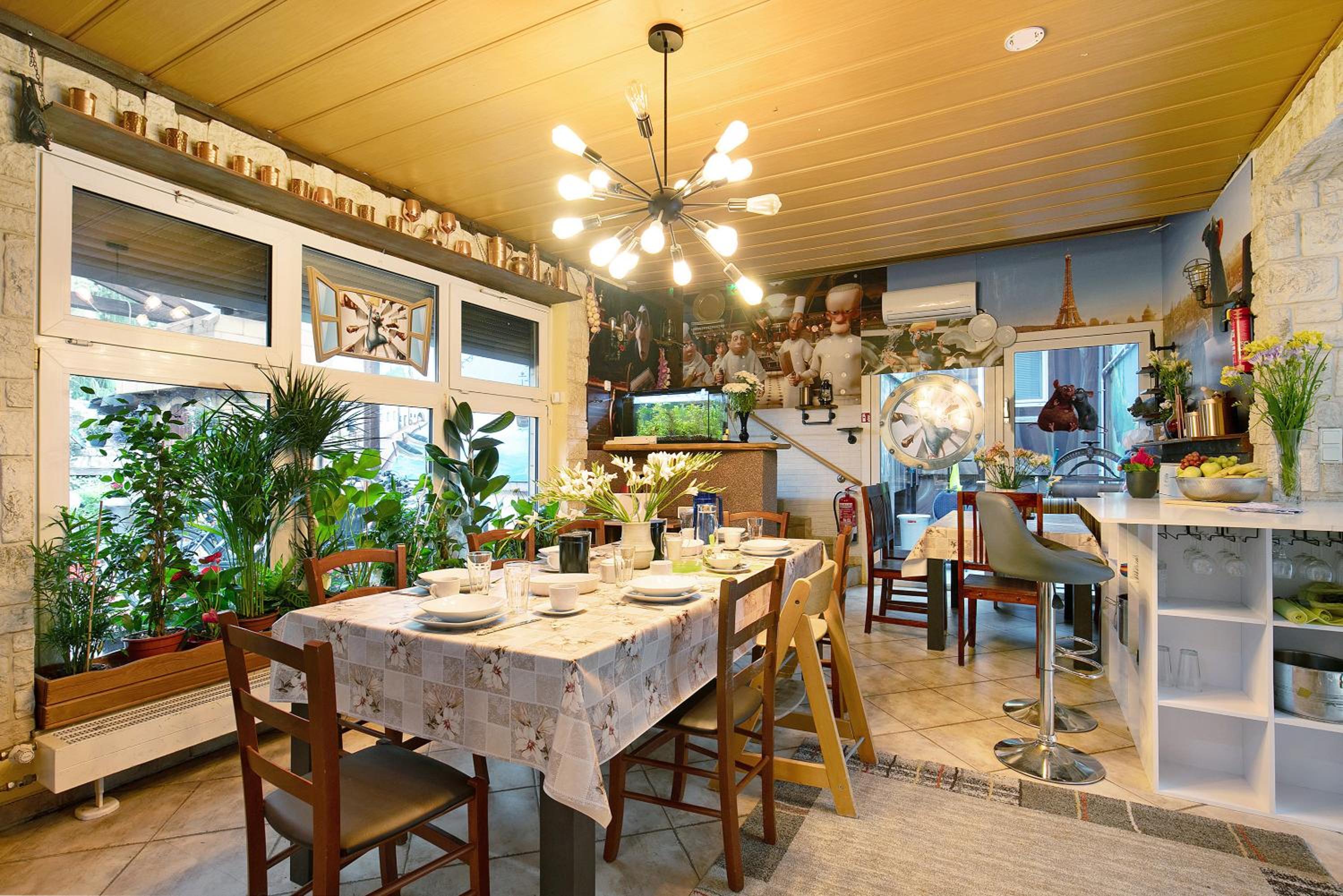 dining