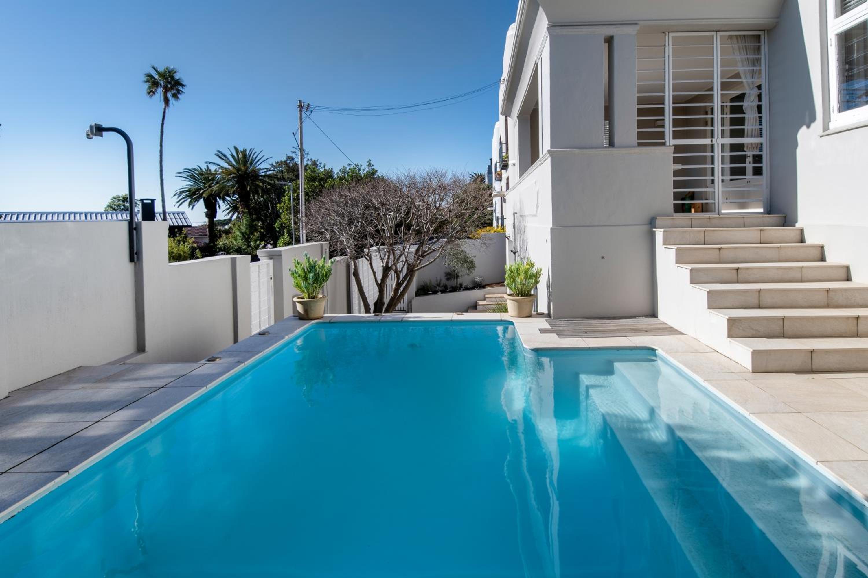 Ideally located garden cottage