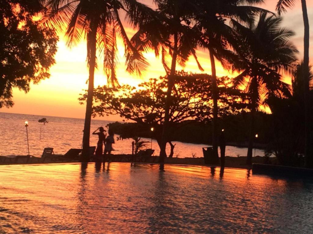 Anchorage Beach Resort - Image 2