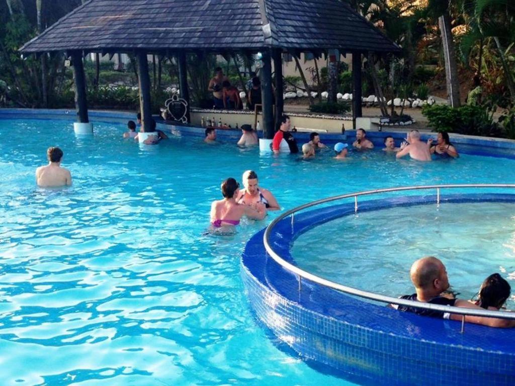 Anchorage Beach Resort - Image 4