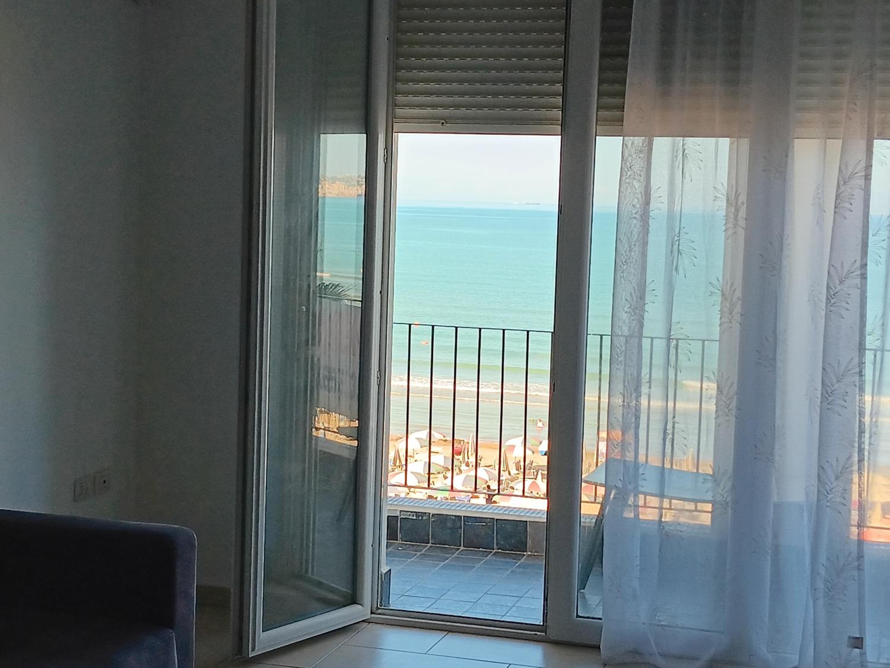 Direct sea view
