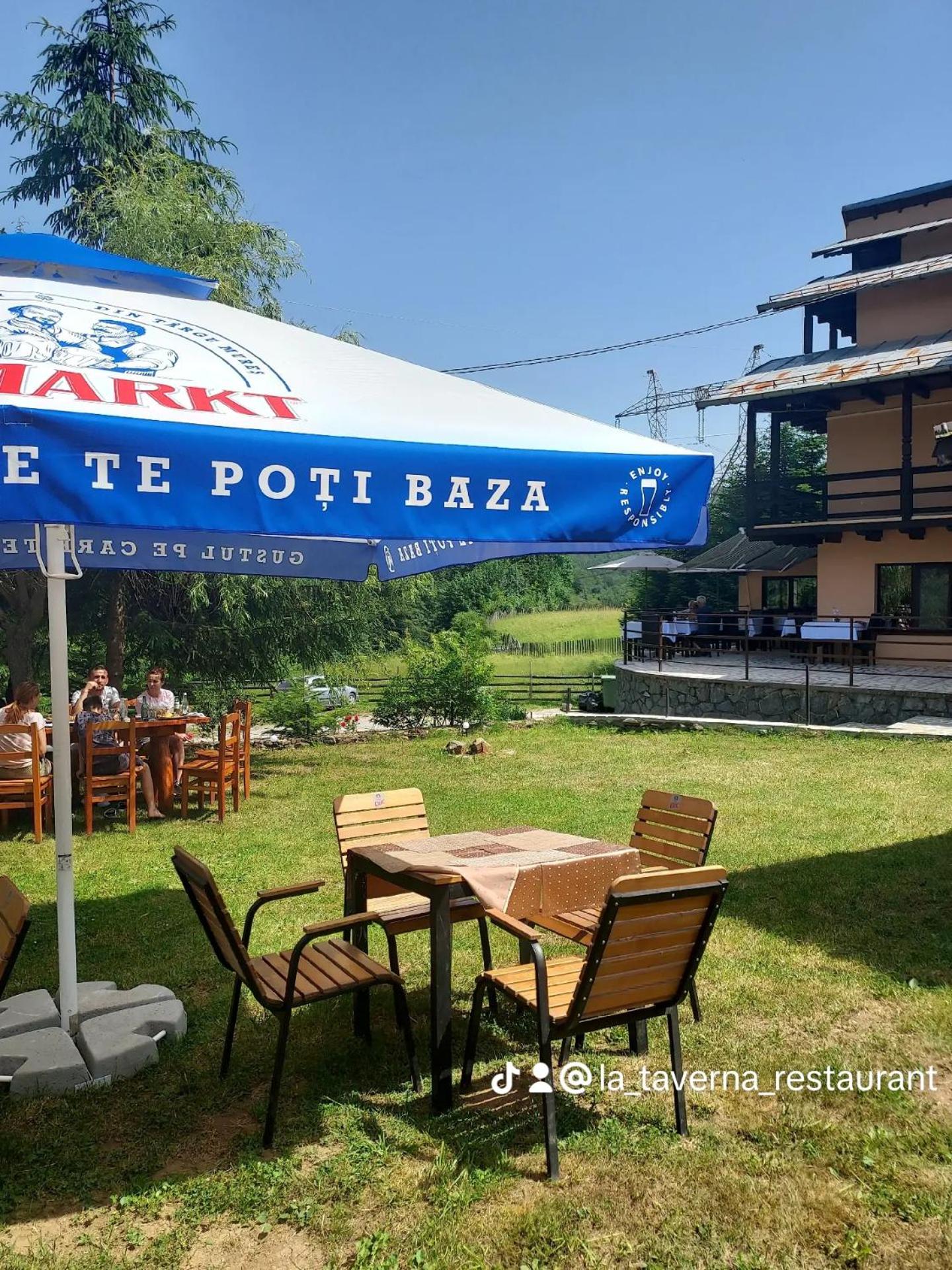 Pensiunea La Taverna