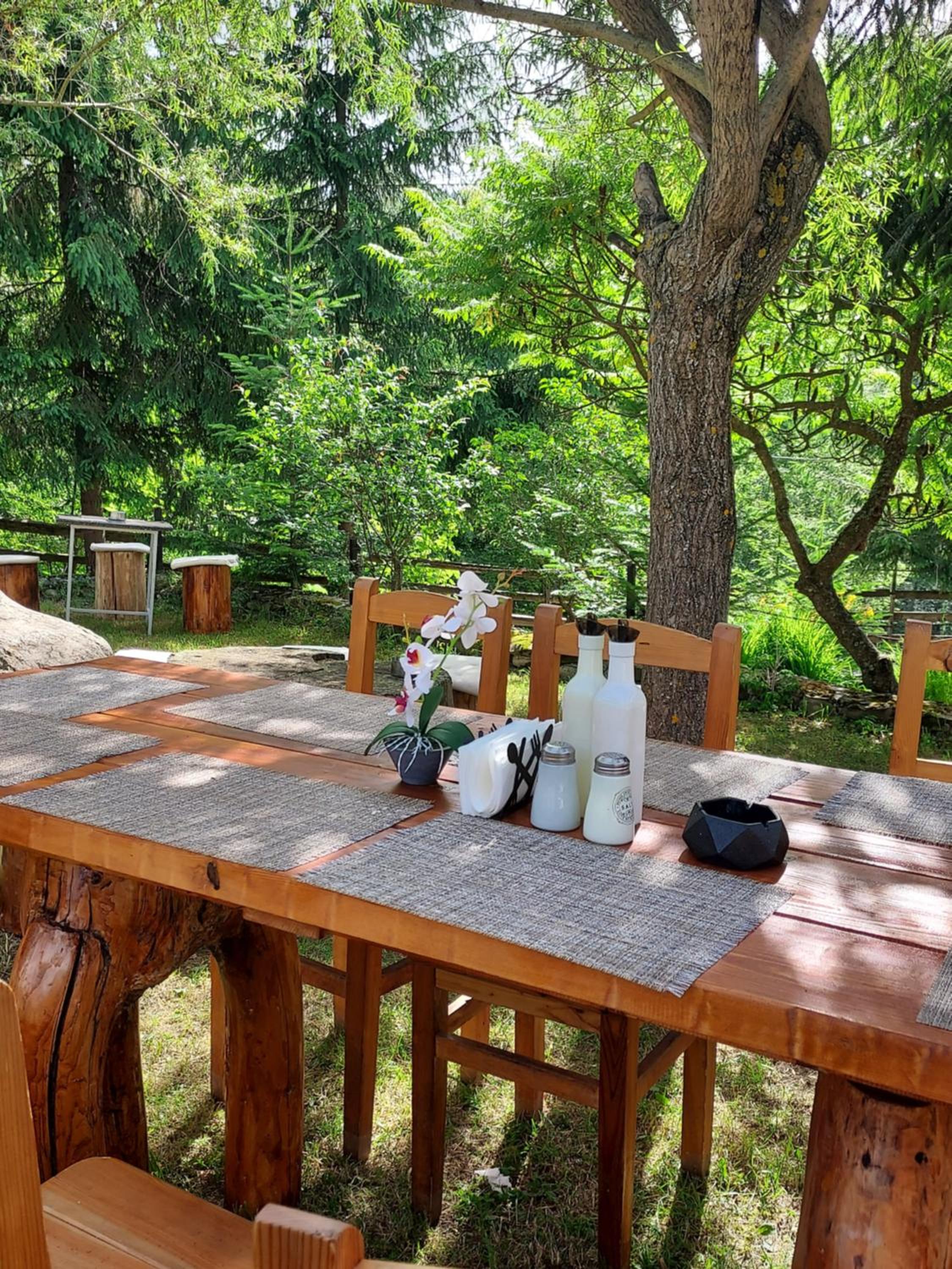 Pensiunea La Taverna