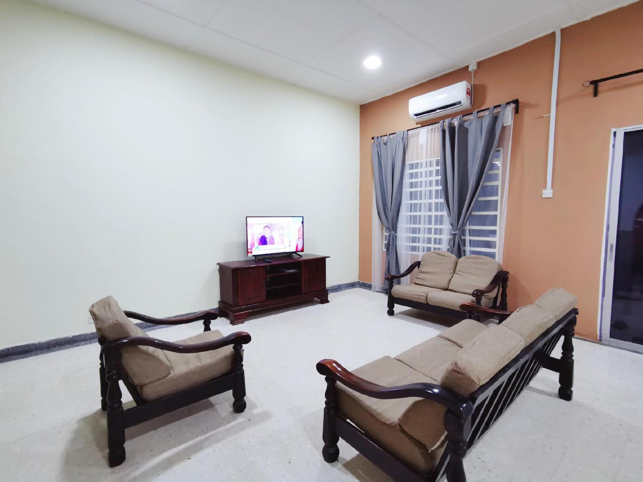Kuantan homestay opposite East Coast Mall /Stadium/ Zenith/ SASCC photo 2