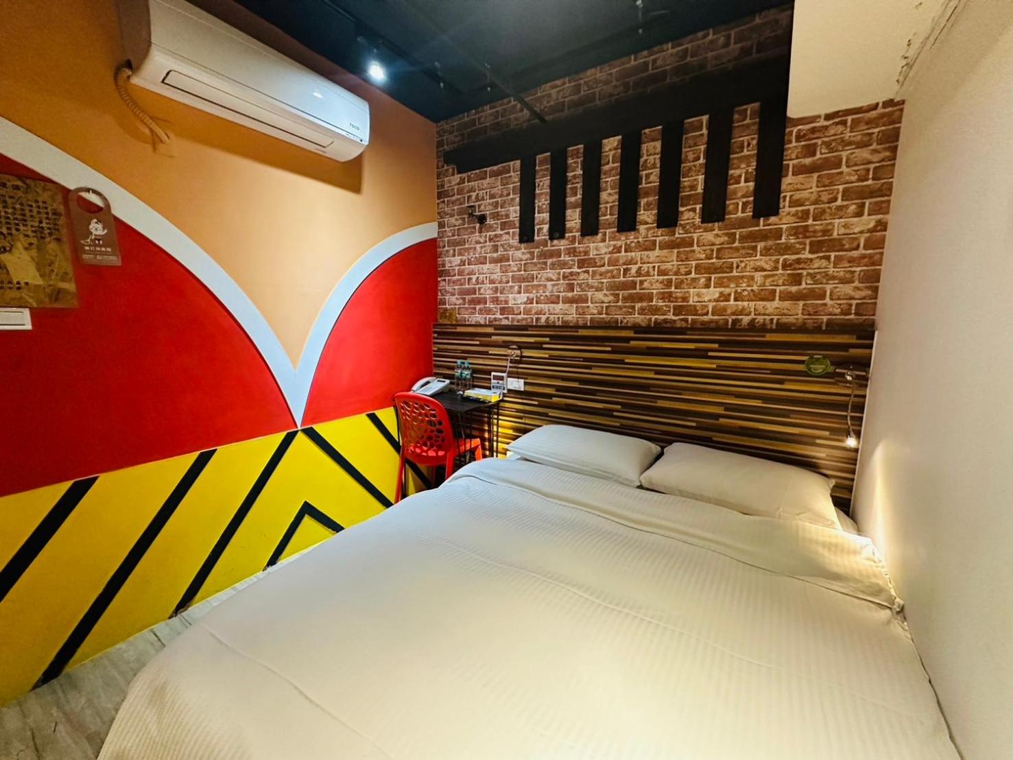 R10 Eco Hotel