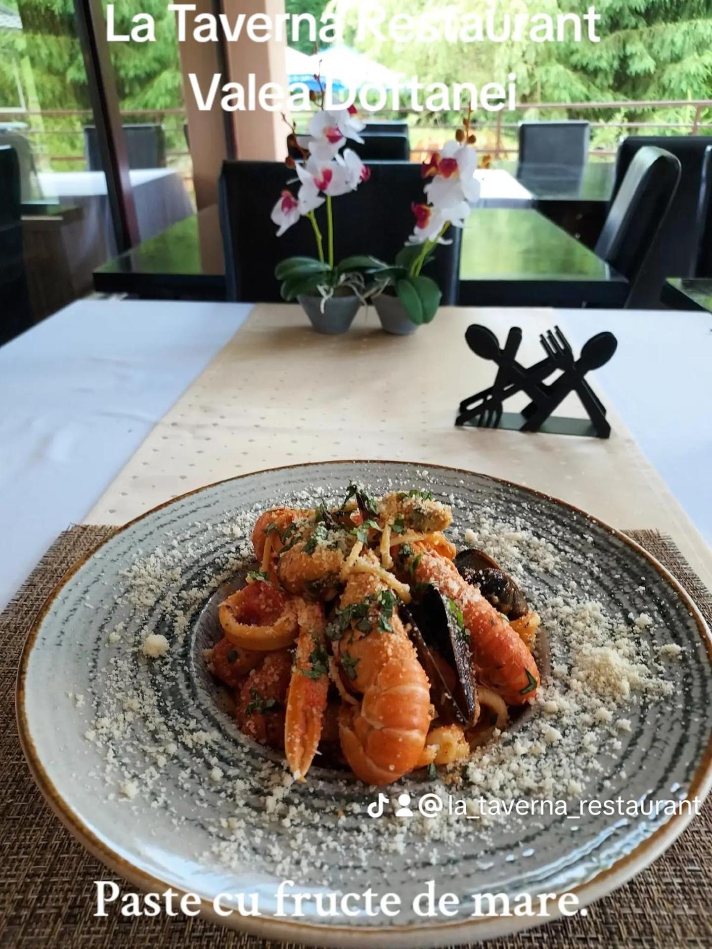 Pensiunea La Taverna
