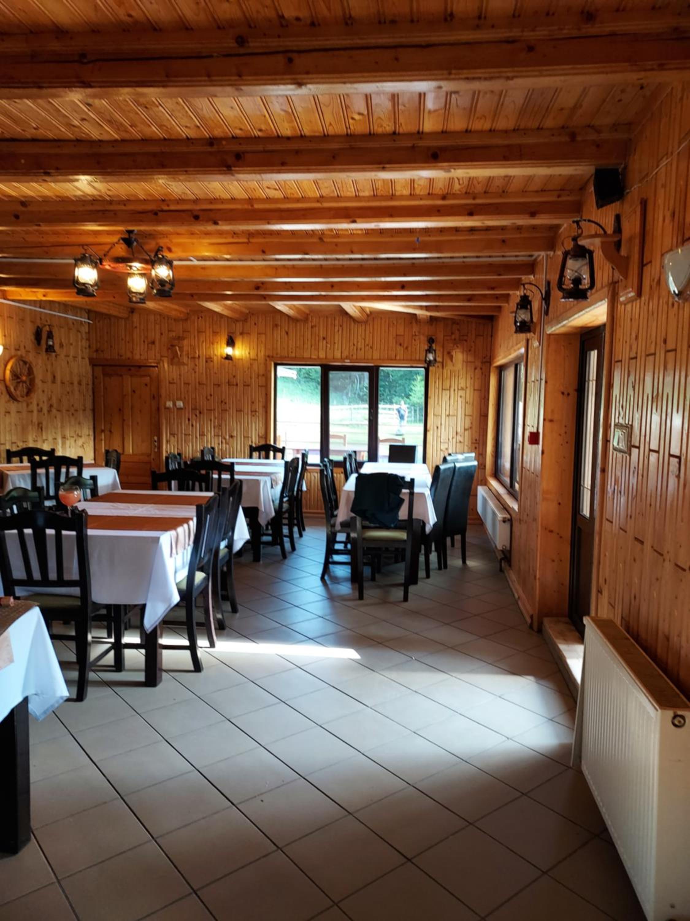 Pensiunea La Taverna