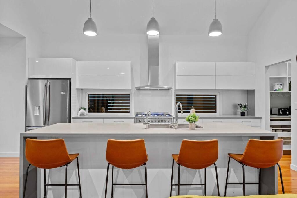 Redcliffe CBD Family Beach House