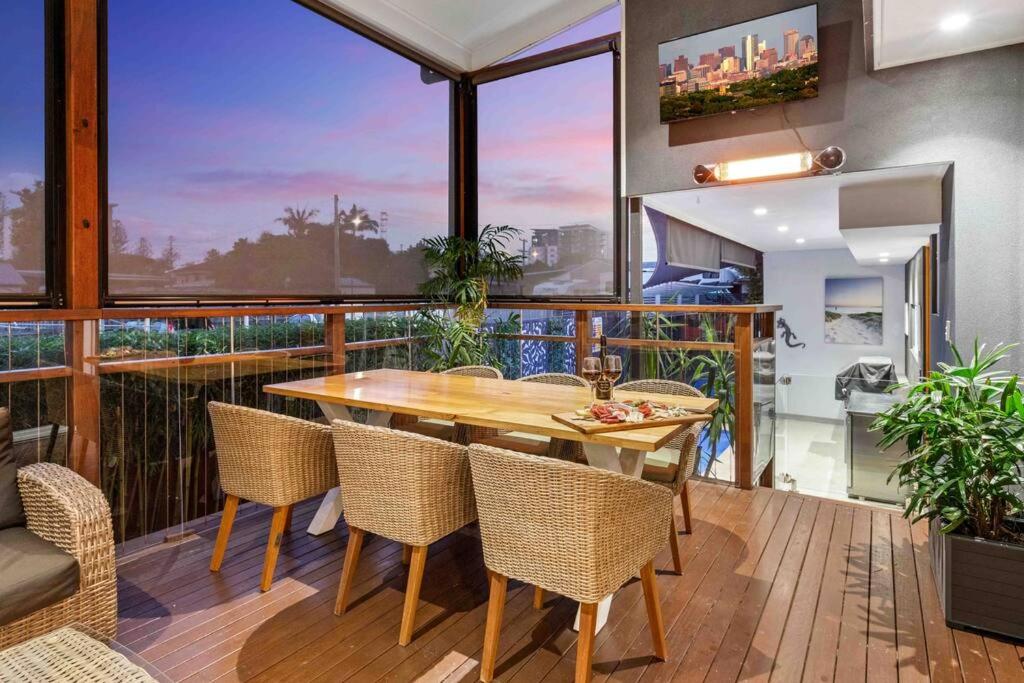 Redcliffe CBD Family Beach House